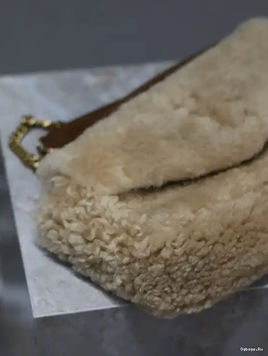 YSL SHEARLING IN CALYPSO 0623